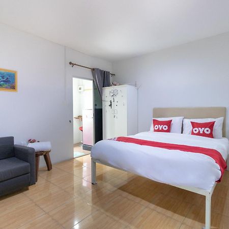 Oyo 644 Pong Pai House Hotel Bangkok Luaran gambar