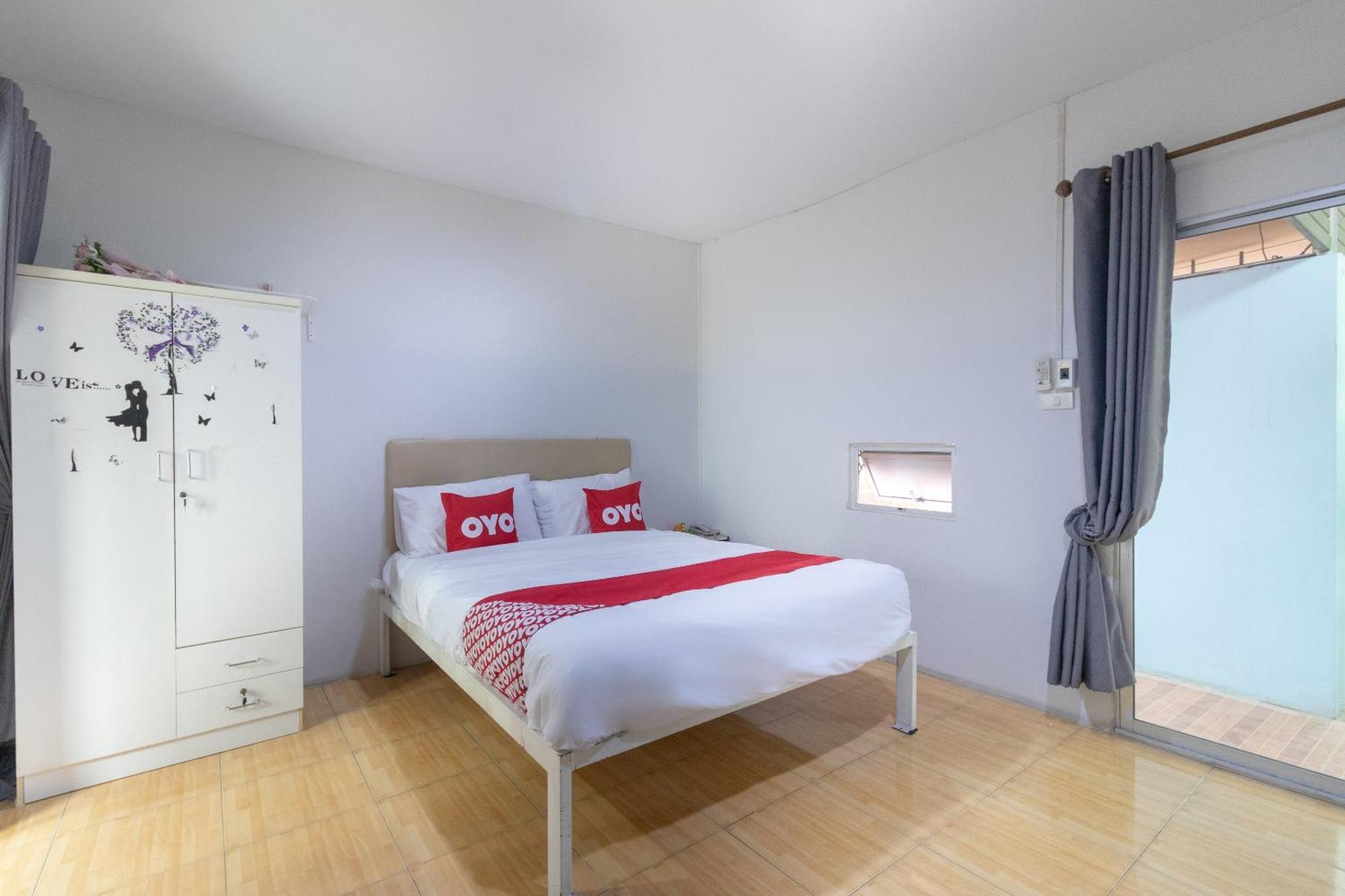 Oyo 644 Pong Pai House Hotel Bangkok Luaran gambar