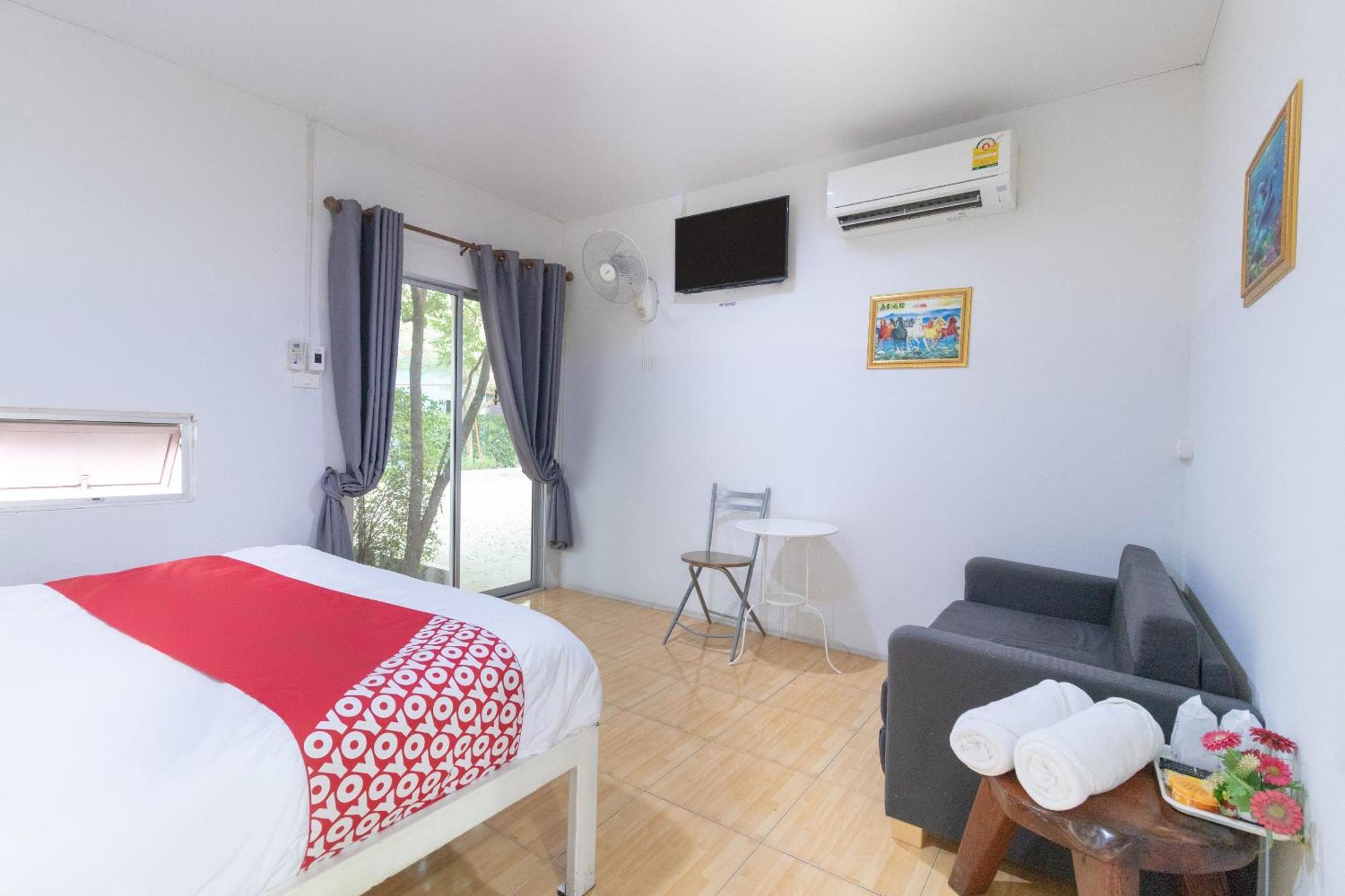 Oyo 644 Pong Pai House Hotel Bangkok Luaran gambar