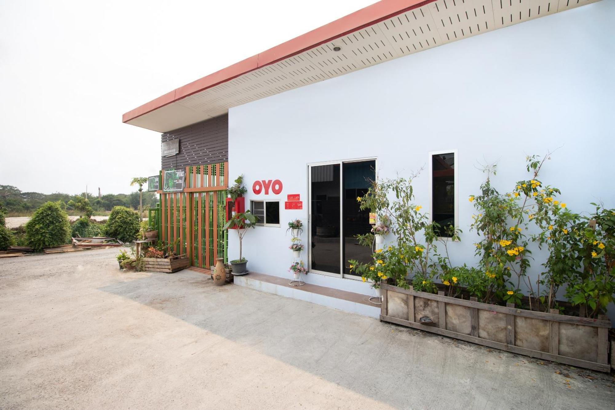 Oyo 644 Pong Pai House Hotel Bangkok Luaran gambar