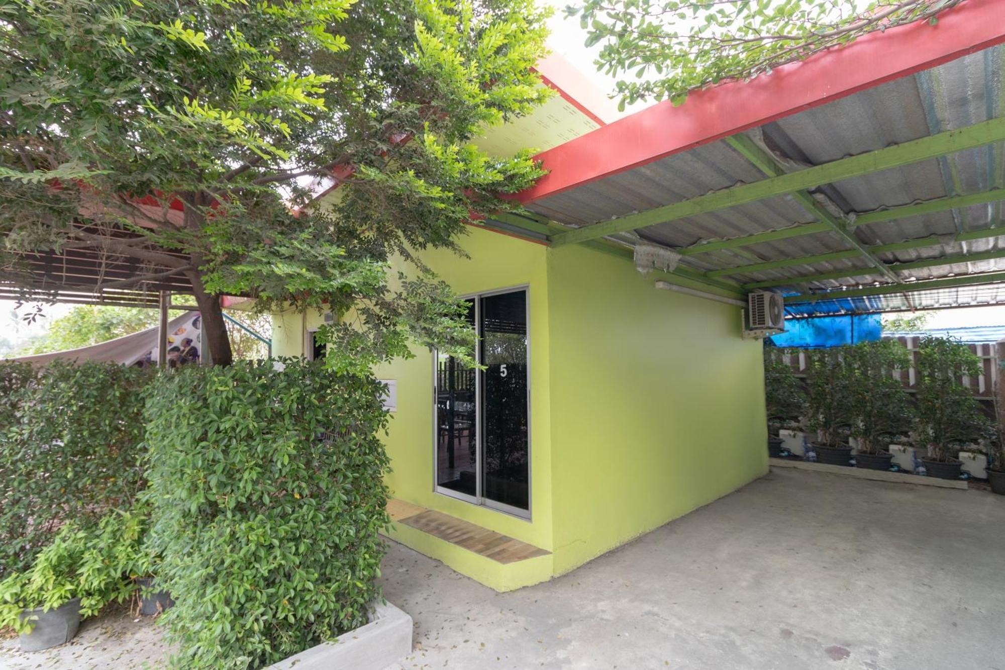 Oyo 644 Pong Pai House Hotel Bangkok Luaran gambar