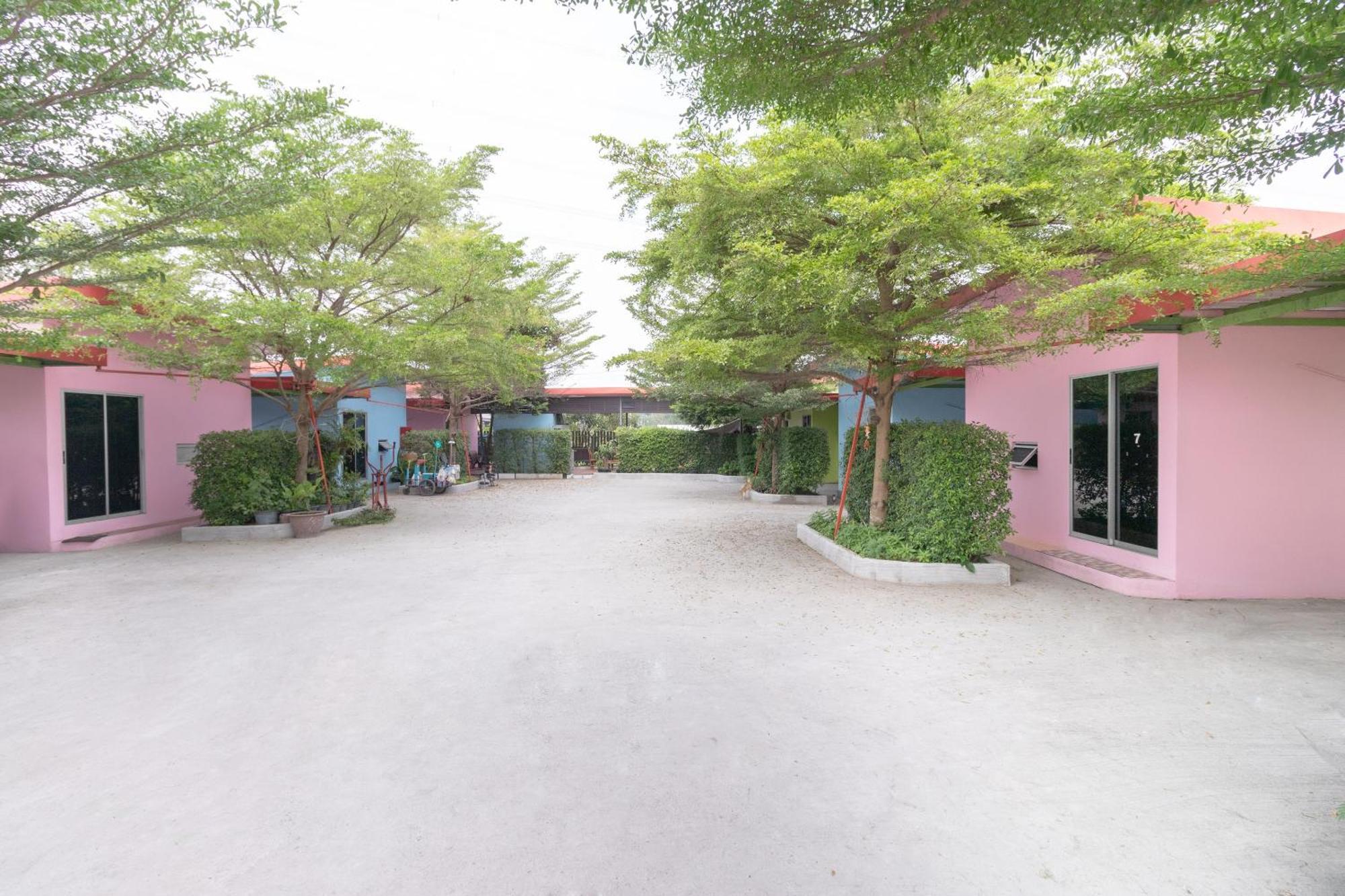 Oyo 644 Pong Pai House Hotel Bangkok Luaran gambar