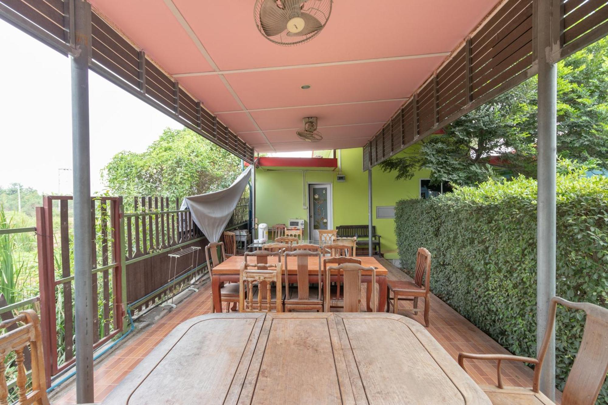 Oyo 644 Pong Pai House Hotel Bangkok Luaran gambar